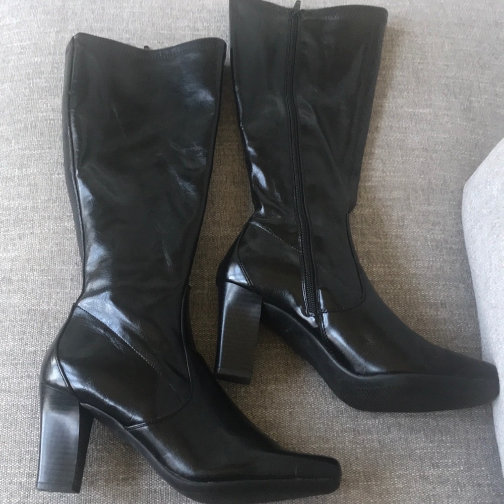 Croft & Barrow sz9 knee high black boots, like new